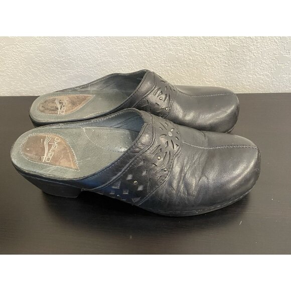 Dansko Skylar Floral Laser Black Leather Womens Size 41 10.5 Cutout‎ Clogs Mules - Picture 1 of 10